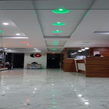 Hotel Sai Sk Palace Ширди Екстериор снимка